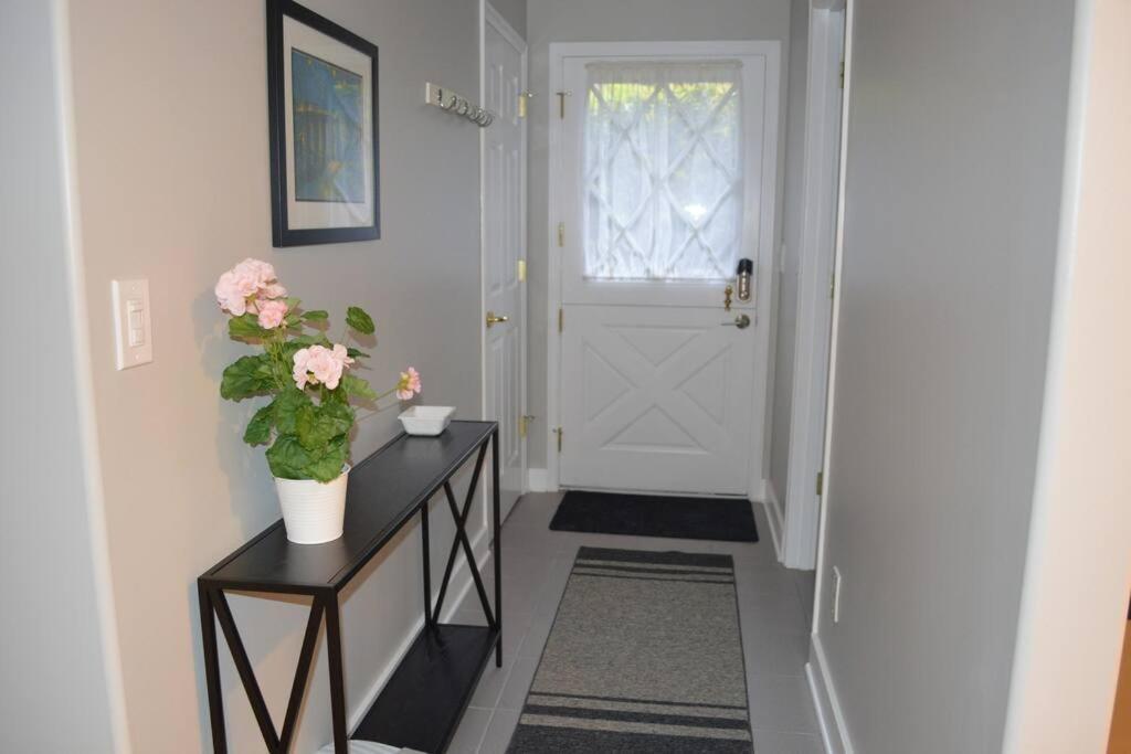 1-Bedroom Seaview Guesthouse On Seattle Luxury Estate With Views Of Olympic Mountains Екстер'єр фото
