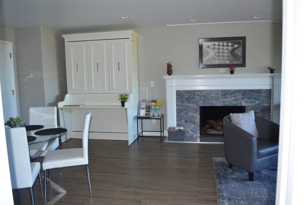 1-Bedroom Seaview Guesthouse On Seattle Luxury Estate With Views Of Olympic Mountains Екстер'єр фото