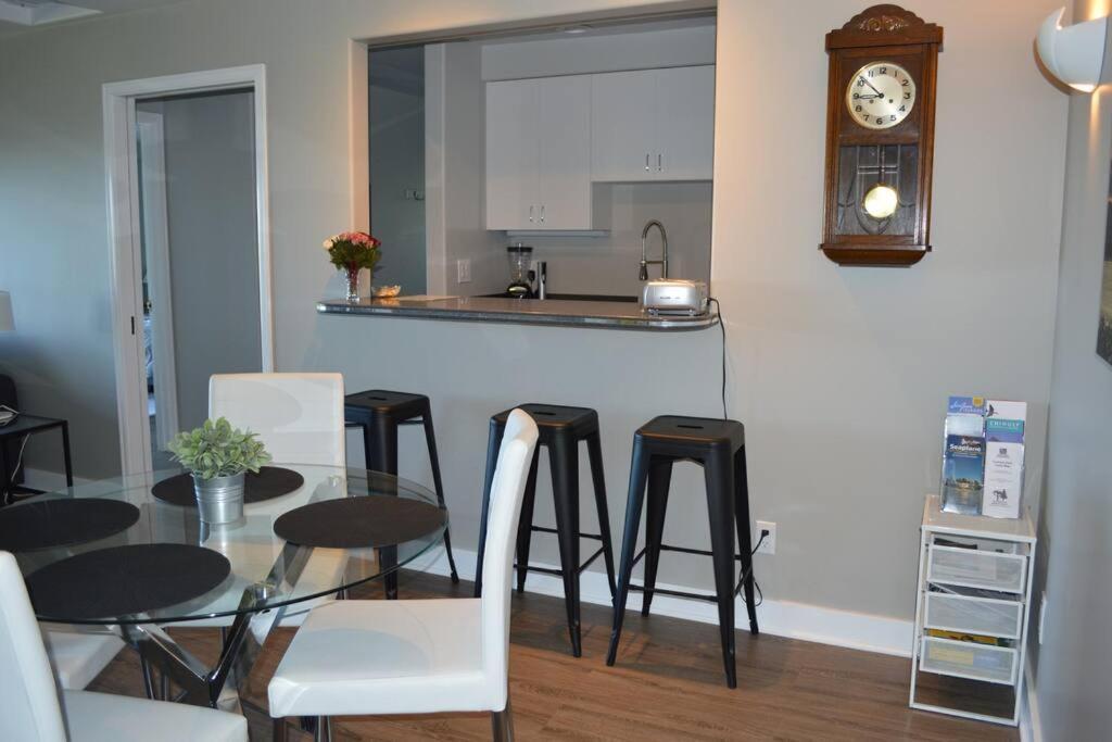 1-Bedroom Seaview Guesthouse On Seattle Luxury Estate With Views Of Olympic Mountains Екстер'єр фото
