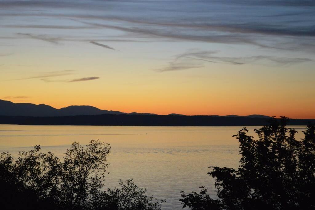 1-Bedroom Seaview Guesthouse On Seattle Luxury Estate With Views Of Olympic Mountains Екстер'єр фото
